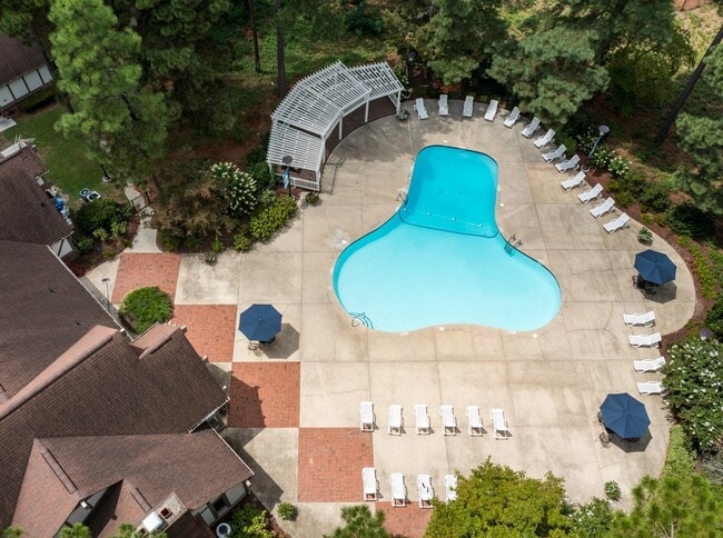 Building Photo - Lake in the Pines
