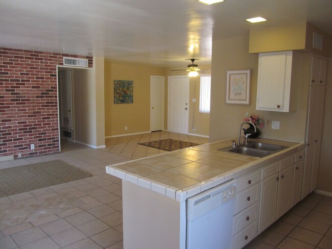 Foto del edificio - ASU - 5BR/2BA HOUSE W/POOL - BEAUTIFUL HOM...