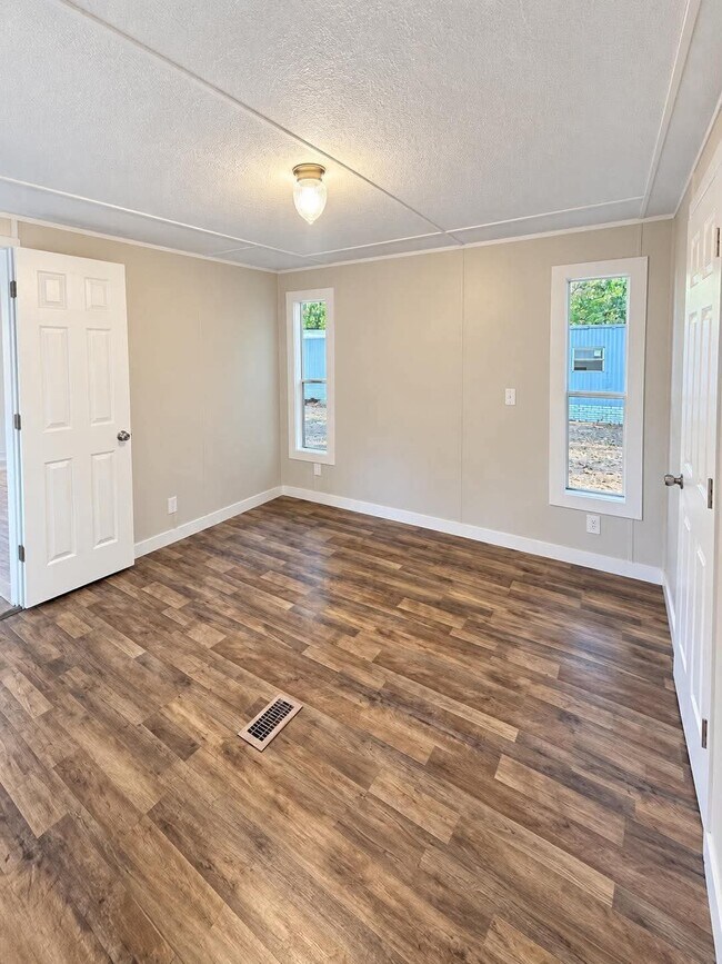 Building Photo - 130 Hannah Ct