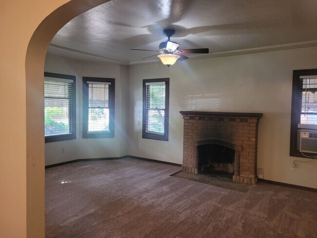 Building Photo - Curtis Park area 3 bedroom