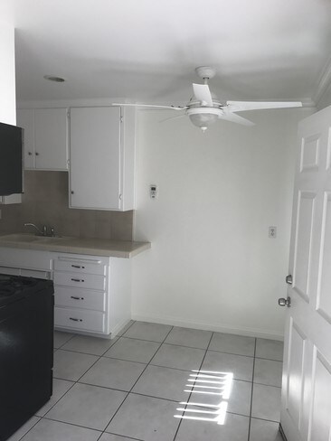 Foto del edificio - 311 Mesa Dr