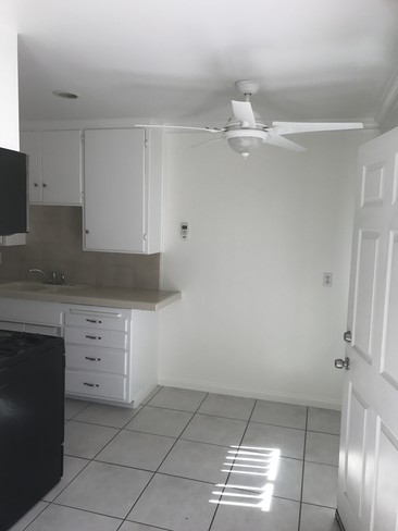 Building Photo - 311 Mesa Dr