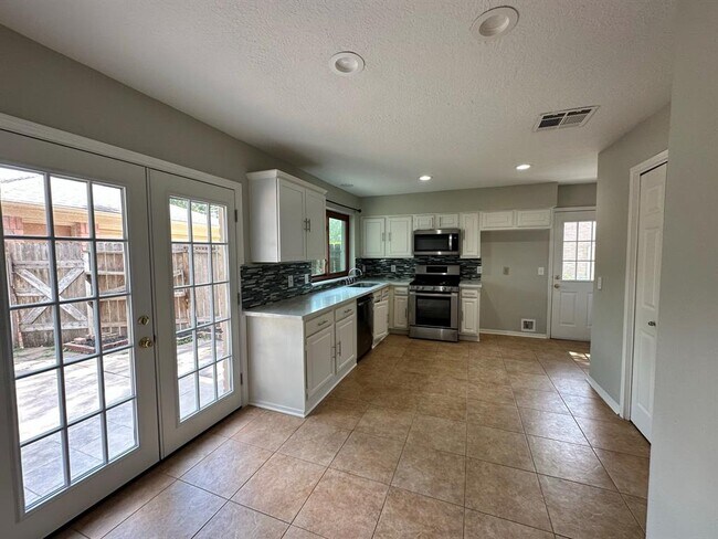 Building Photo - 3815 Flintrock Ln
