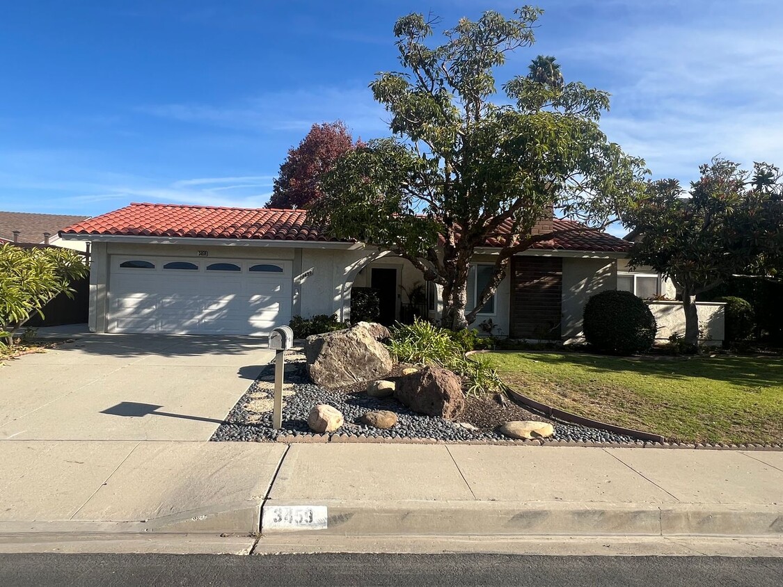 Foto principal - Beautiful Home in Camarillo