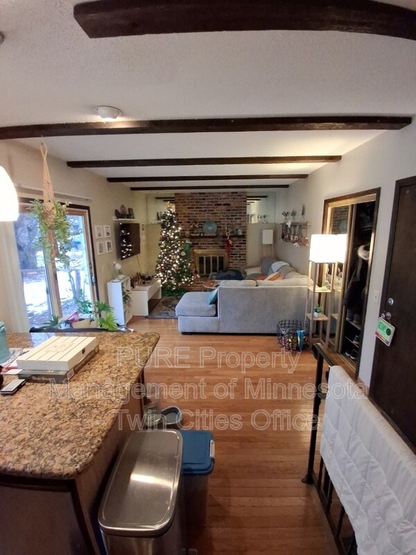 Foto del edificio - 2100 E 123rd St