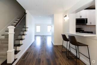 Building Photo - 953 Dennison Ave