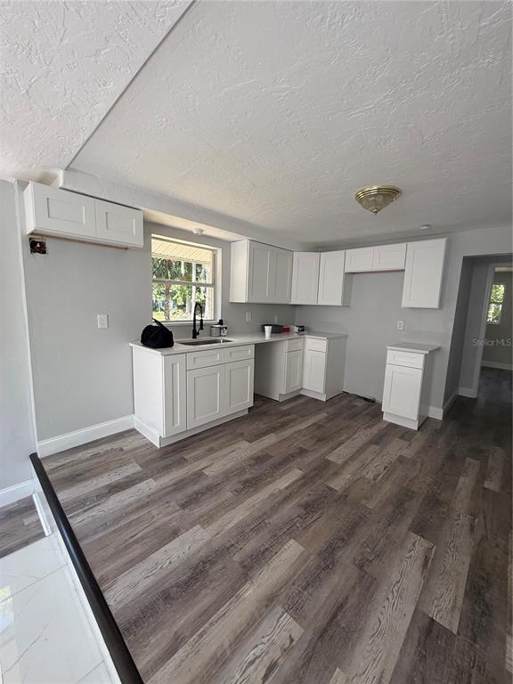 Foto del edificio - 9029 Maiden Ln