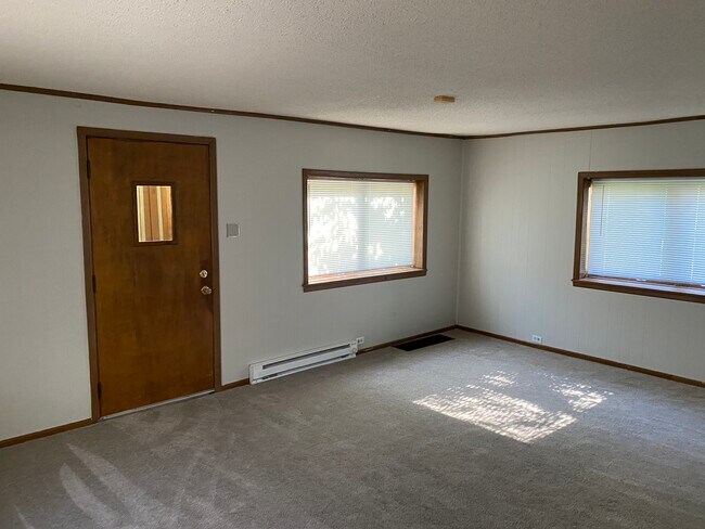 Building Photo - 5525 42nd Ave S