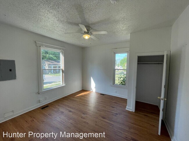 Building Photo - 2 br, 1 bath House - 1031W Monroe Terrace