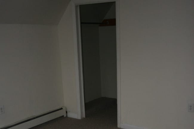 Bedroom - 333 Ohio St
