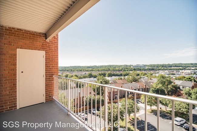 Building Photo - 5250 Valley Forge Dr