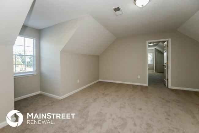 Building Photo - 141 The Esplanade Way SW