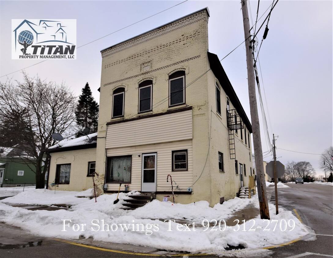 Primary Photo - 111 N Maple St