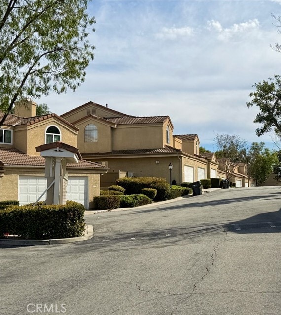 Building Photo - 2631 Lookout Cir