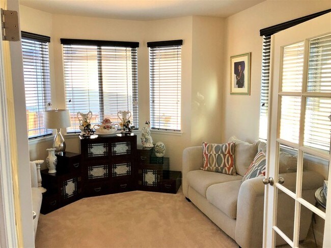 Building Photo - Stunning Home in Aurora