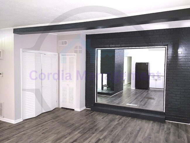 Foto del edificio - 3 bedroom 1.5  bath in East Point, GA
