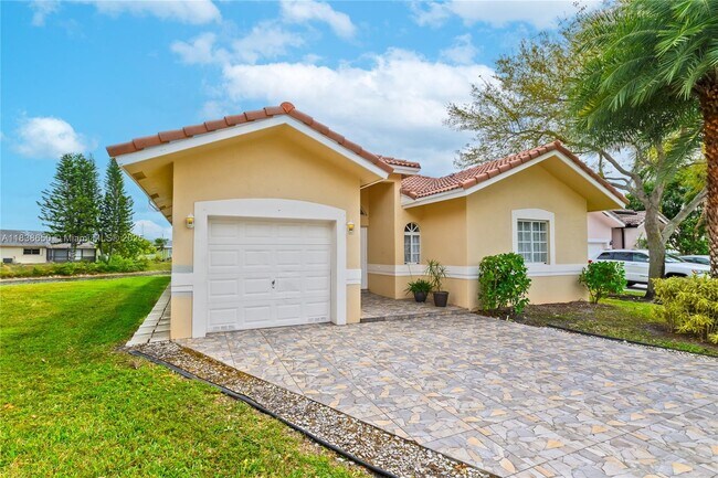 Building Photo - 7602 NW 99th Terrace