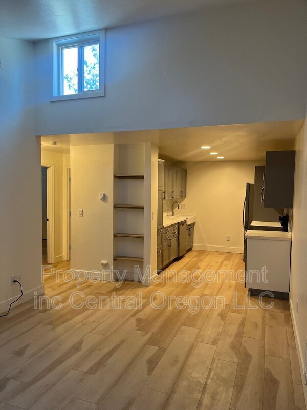 Building Photo - 1700 NE Wells Acres Rd