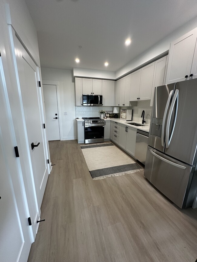 Building Photo - 20144-20186 86 Ave