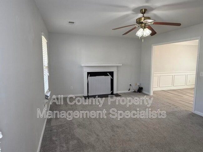 Building Photo - 179 Vermillion Dr