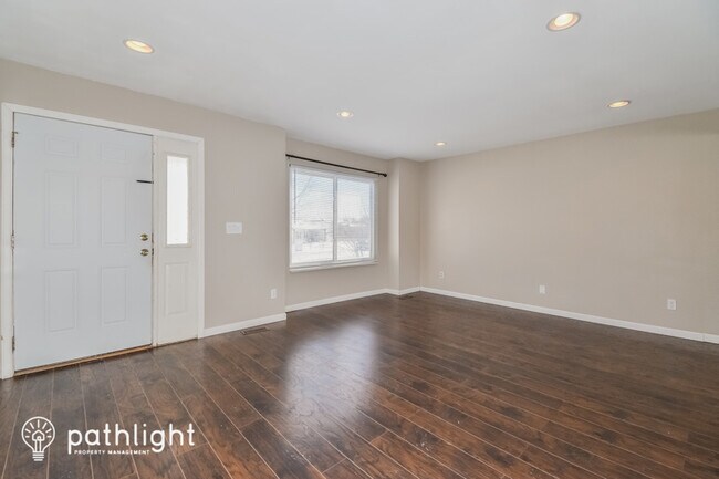 Building Photo - 5540 Pickering Ct