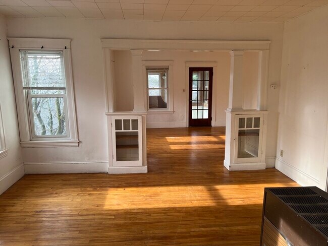 Building Photo - 61 Vernon St