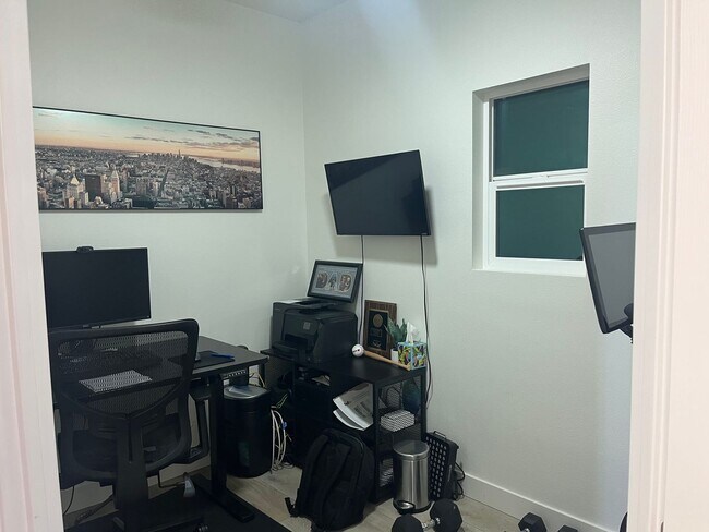 Foto del edificio - Pool Home - 4 bedroom - Paseo Del Sol
