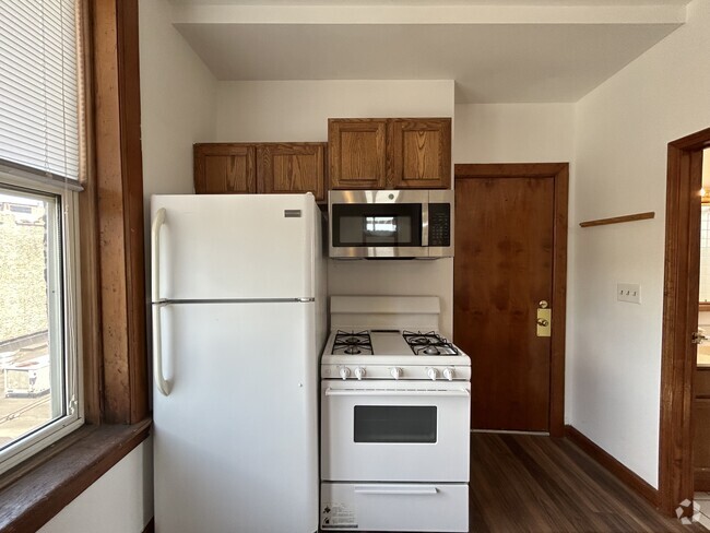 Building Photo - 3464 N Clark St