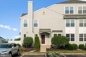 Building Photo - 540 Eagle Ct