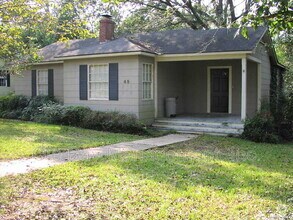 Building Photo - 45 Hathaway Rd W