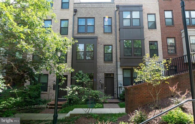 Building Photo - 515 Shorthorn Way