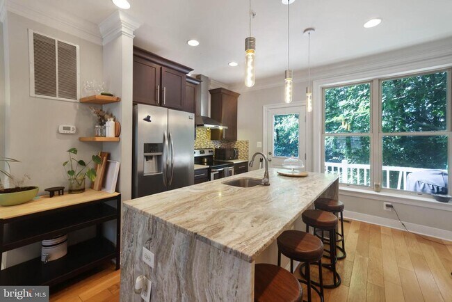 Building Photo - 2188 Half Moon Pl NE