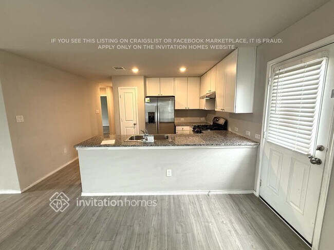 Building Photo - 7251 Lincoln Trce