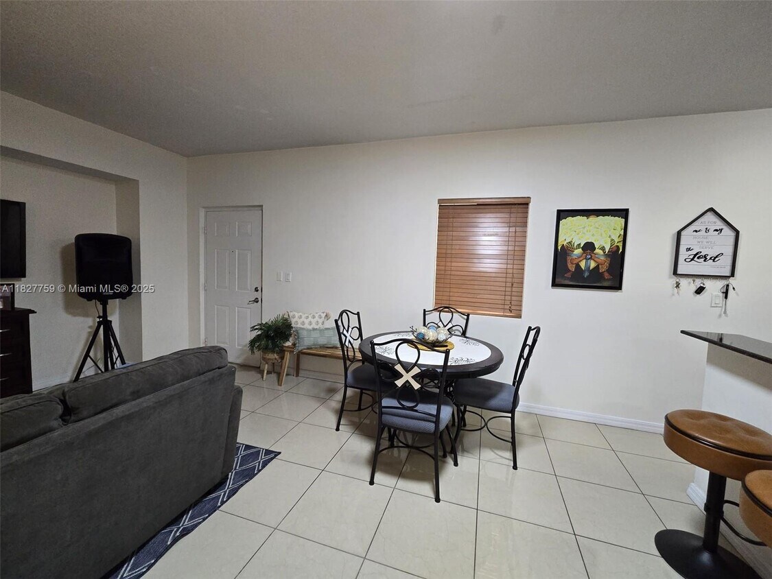 Primary Photo - 8440 SW 8th St