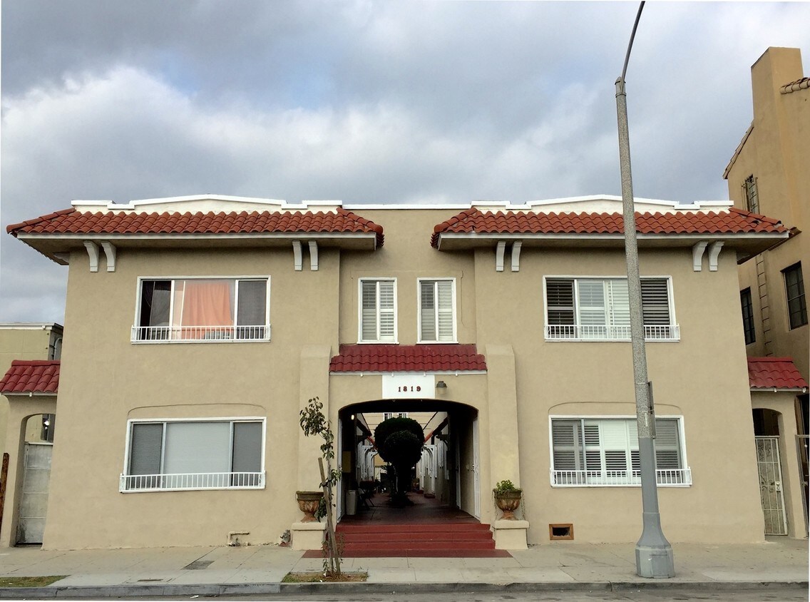 Foto principal - 1819 E 4th St
