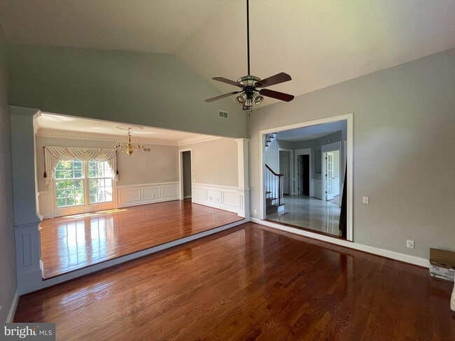 Building Photo - 8801 Mirador Pl