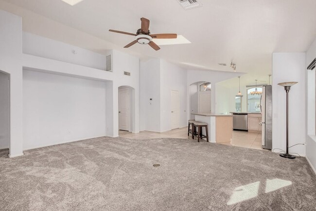 Foto del edificio - 3022 E Captain Dreyfus Ave