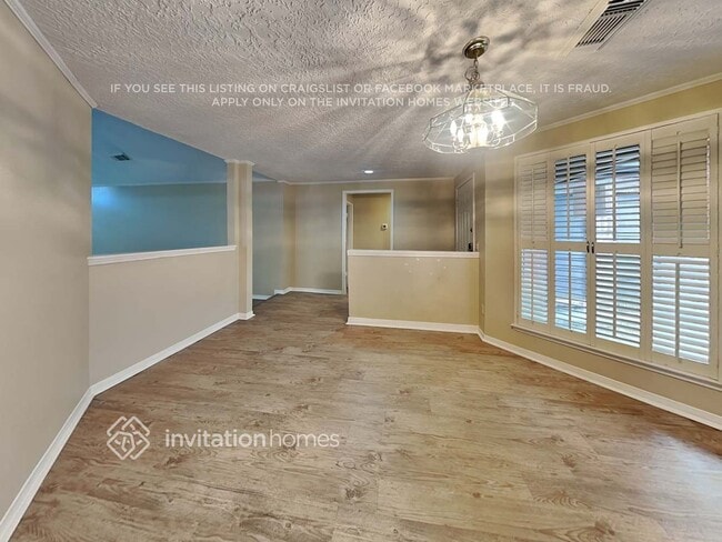 Building Photo - 2227 Briarwest Blvd