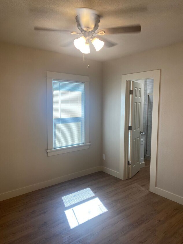 129 College St Unit 1, Woodland, CA 95695 Room for Rent in Woodland