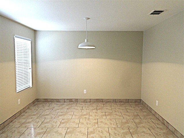 Foto del edificio - 4916 Water Ridge Ln