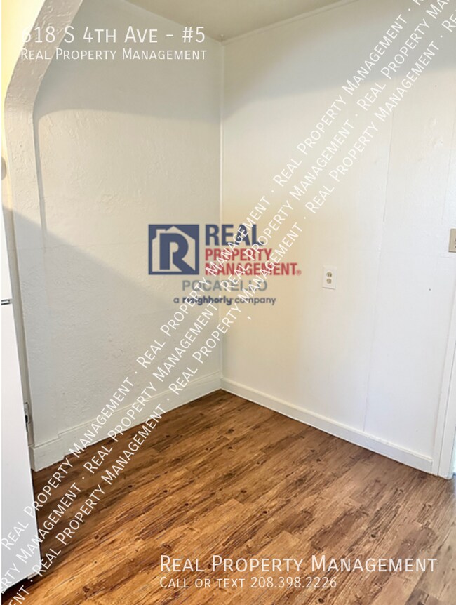 Building Photo - MOVE IN SPECIAL - 1 bed 1 bath - Near ISU