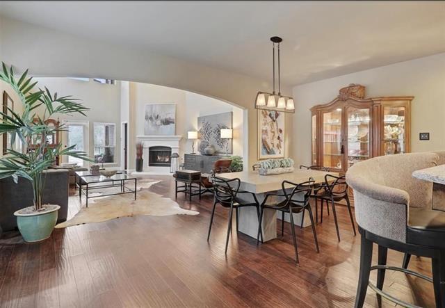 Foto del edificio - 9413 Deerhurst Pl