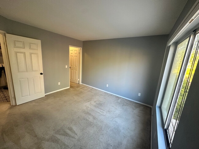 Foto del edificio - 10W Borden Rd