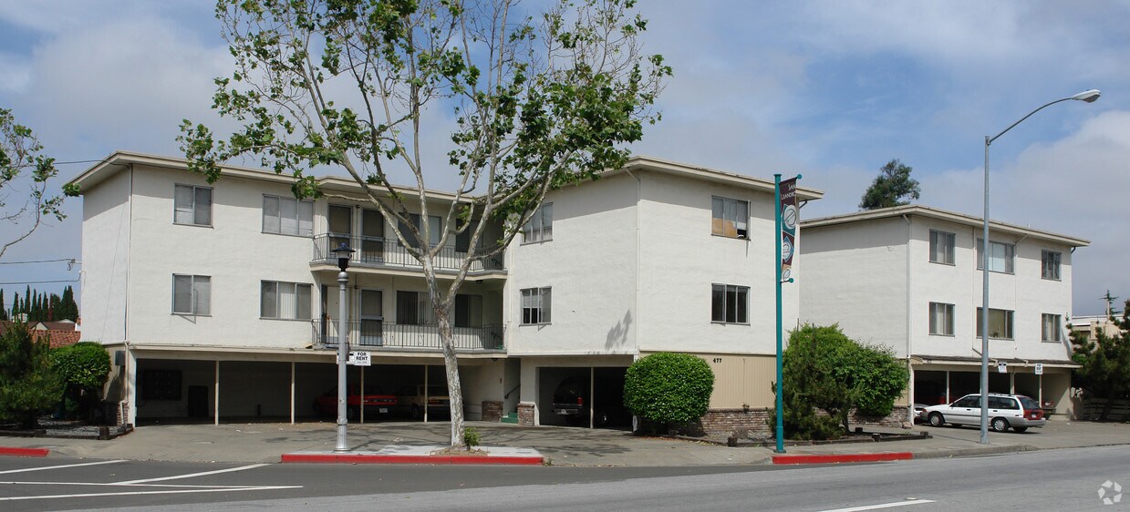 Building Photo - 477 Apartments
