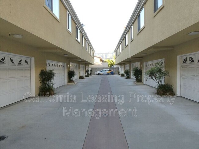 Building Photo - 427 W Doran St