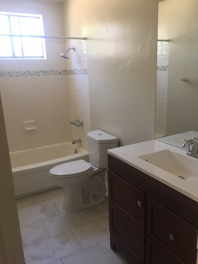 Foto del edificio - 5015 Kester Av e