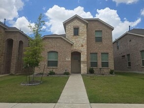 Building Photo - 10021 Elkhorn Dr