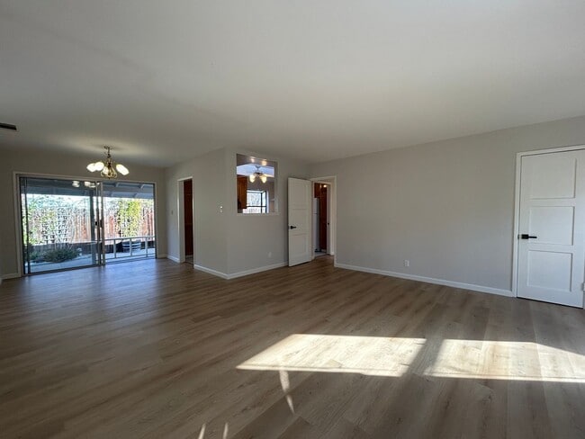 Building Photo - Rare Lindell Drive Single-Family Home in Prime Walnut Creek Location!