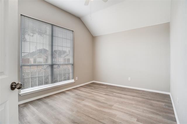 Foto del edificio - 10810 Camelot Dr