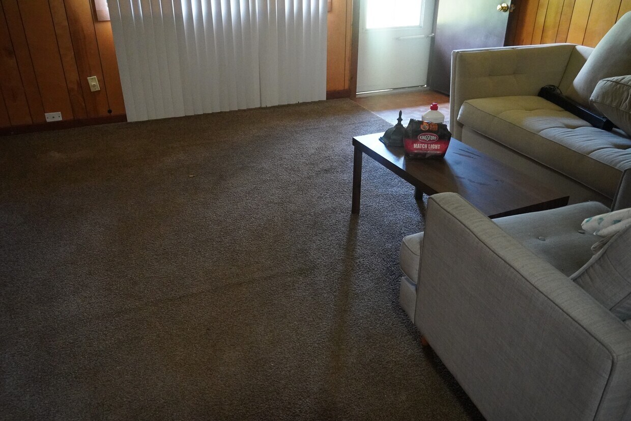 Building Photo - 116 Long Ridge Dr